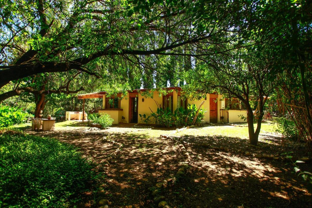 Croa La Rana Yacanto Exterior photo
